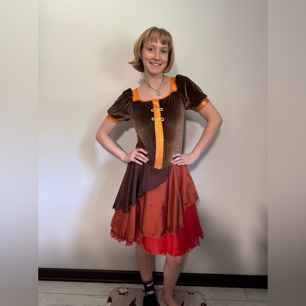 Jerry’s Skating World figure skating costume